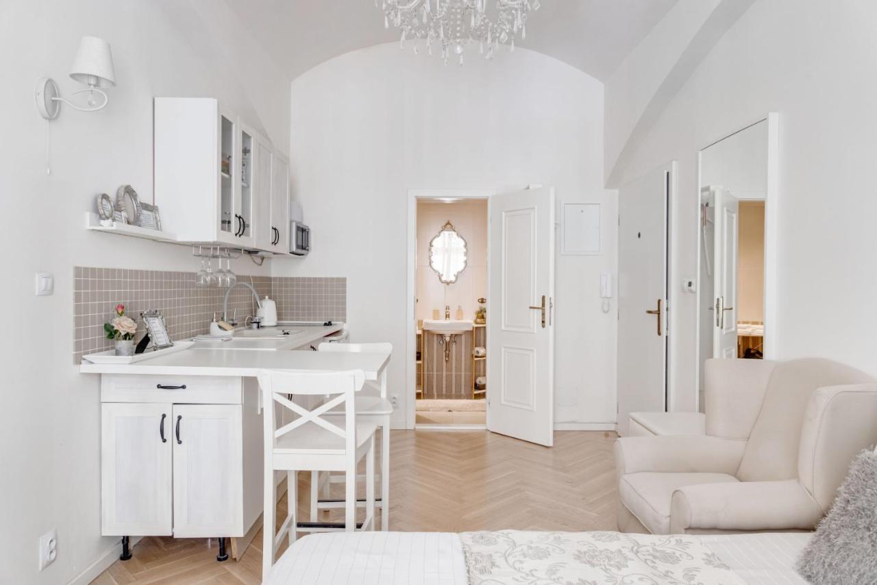 Apartments With The Lions Prague Luaran gambar